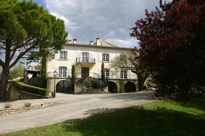 Nos prestations sur le secteur de Lourmarin en région PACA 84